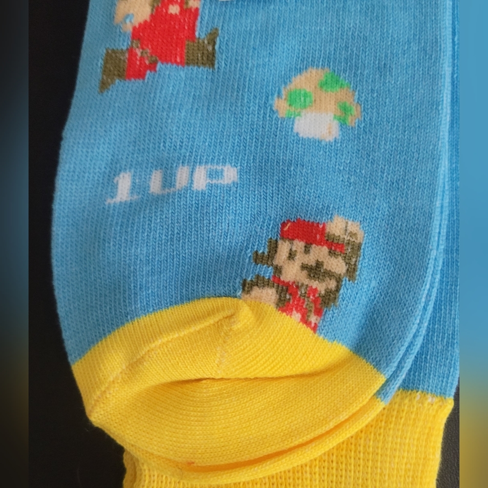 Lot Of 3 Pairs Of Super Mario Bros Adult Crew Socks Size 10-13 New - Picture 6 of 7